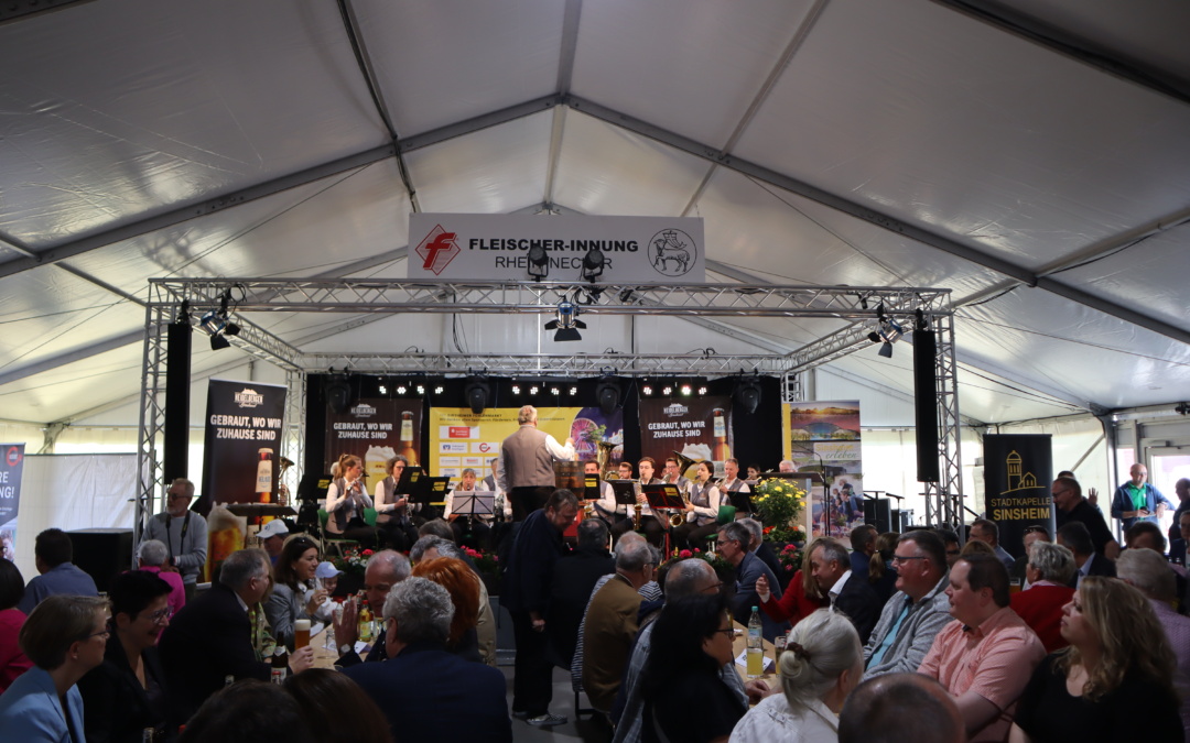 Unterstützung beim Fohlenmarkt gesucht