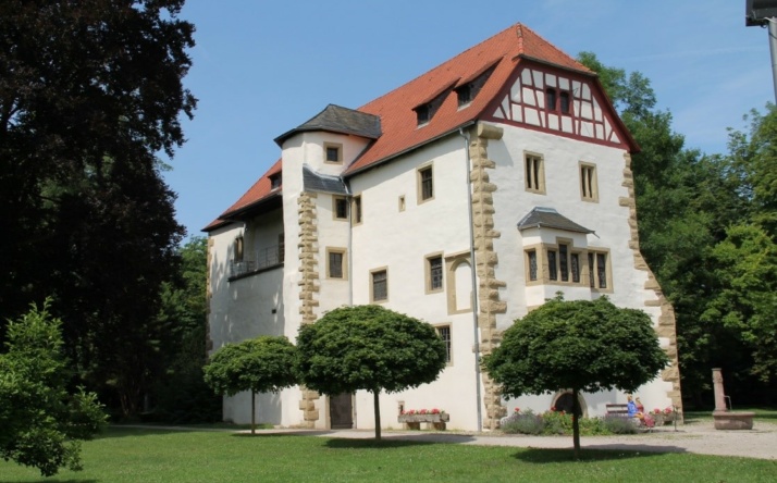 Altes Schloss und Baumlehrpfad in Neckarbischofsheim